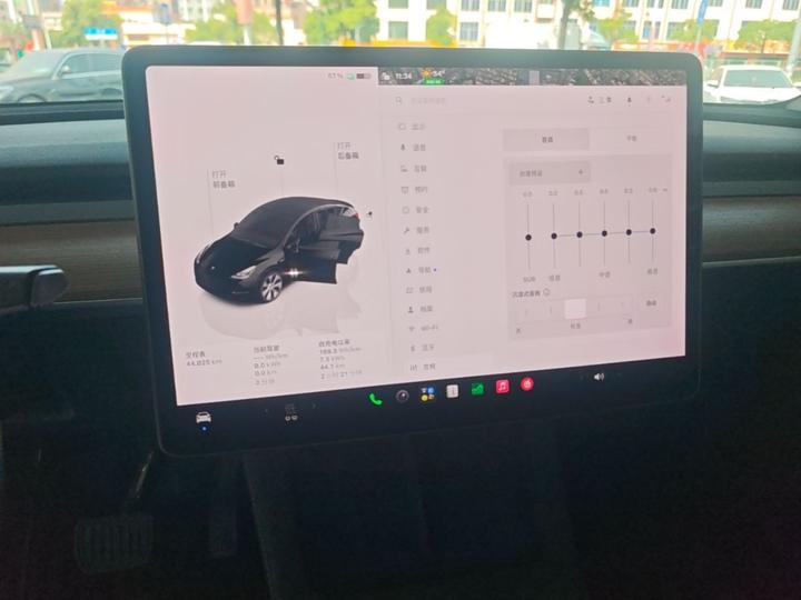 Model Y 2022 Facelift RWD photo 8