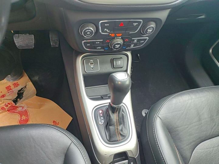 Compass 2019 200T AT photo 5
