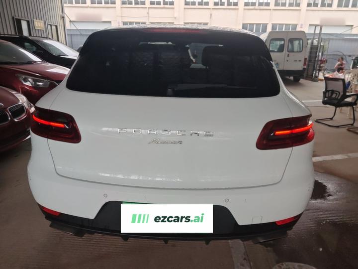2017 Macan 2.0T photo 5