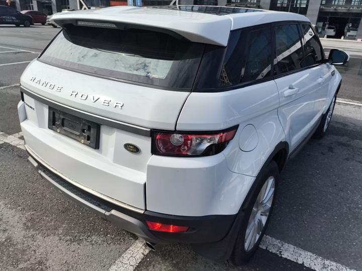 Range Rover Evoque 2015 2.0T 5-Door photo 4