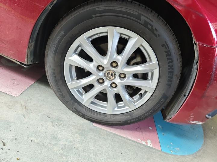 3 Axela 2014 Sedan 1.5L AT Comfort photo 8