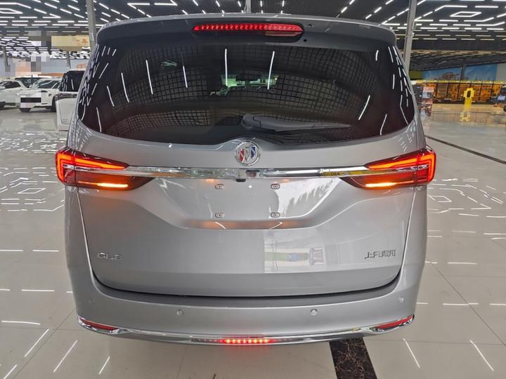 GL8 2023 Facelift Luxury photo 3