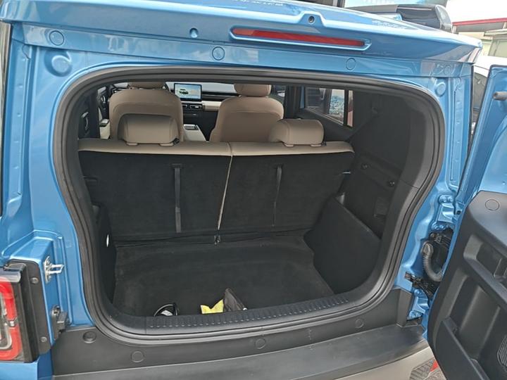 Plus 2024 Smart Premium 4-Seater photo 8