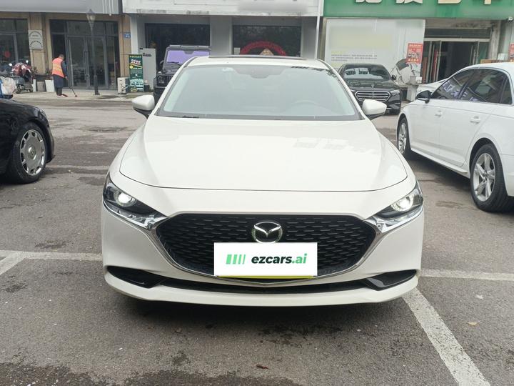 3 Axela 2021 2.0L AT photo 2