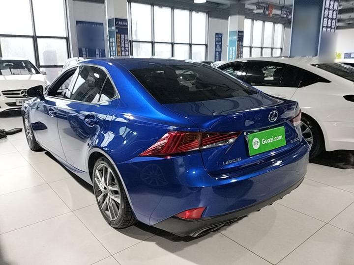 IS 2017 300 F SPORT photo 4