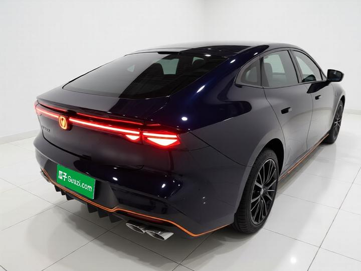 UNI-V 2026 1.5T Hybrid photo 6