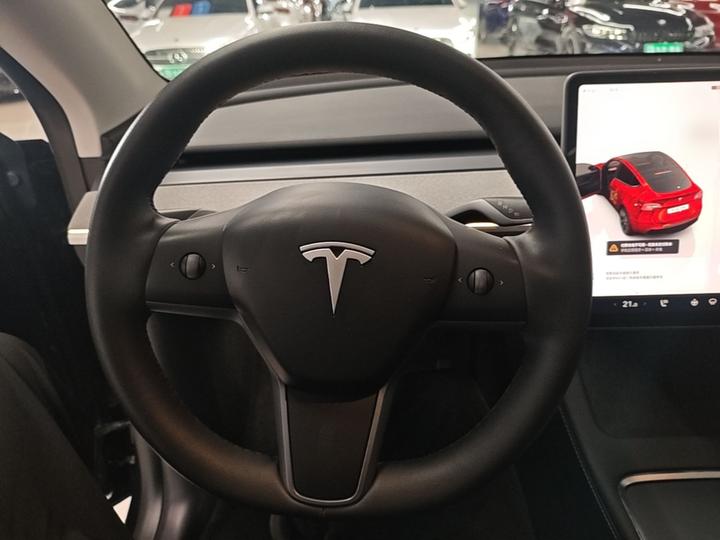 Model Y 2024 RWD photo 6