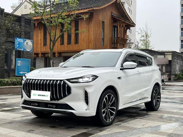 X70 PLUS 2023 1.6T DCTPRO 5-Seater