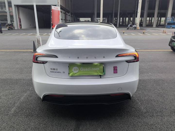 Model 3 2023 RWD photo 3
