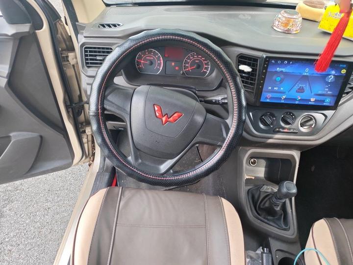 Wuling Hongguang V 2022 1.5L LAR photo 7