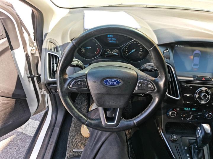 Focus 2015 Hatchback 1.6L AT photo 6