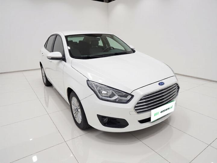 Escort 2015 1.5L MT Comfort photo 3