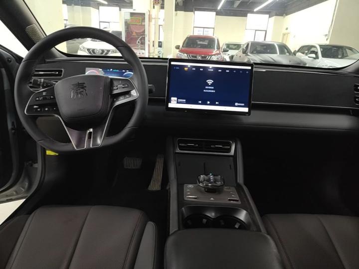 Qin L 2024 DM-i 120KM Leading photo 6