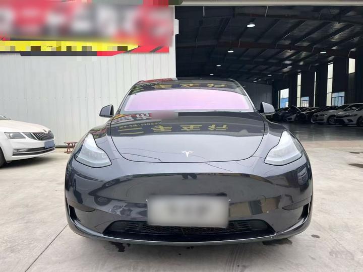 Model Y 2024 RWD photo 2