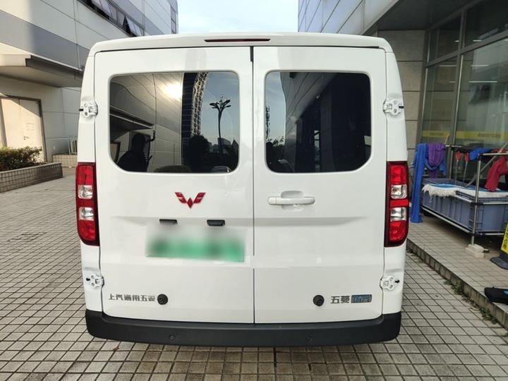 Wuling 2026 440km Bus Comfort 6-Seater photo 3