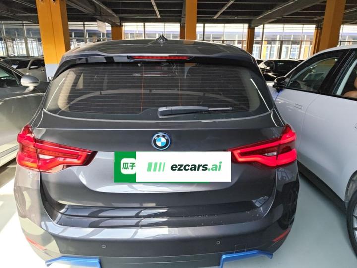 iX3 2021 Facelift Leading photo 3