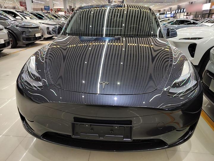 Model Y 2024 RWD photo 2