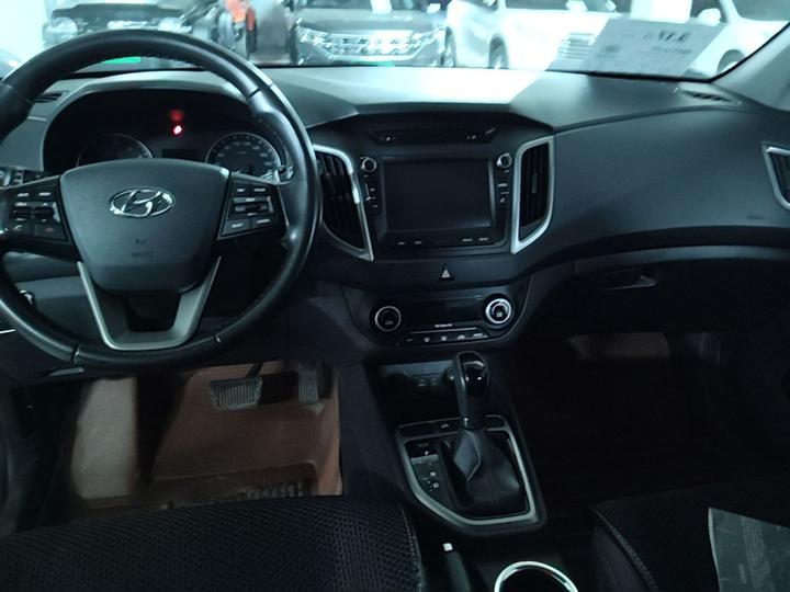 ix25 2015 1.6L AT RWD Premium DLX photo 6