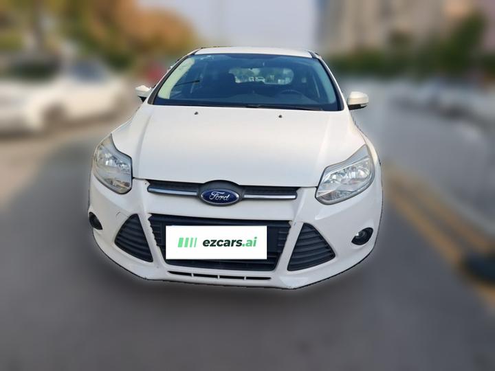 Focus 2015 Hatchback 1.6L AT Comfort photo 2