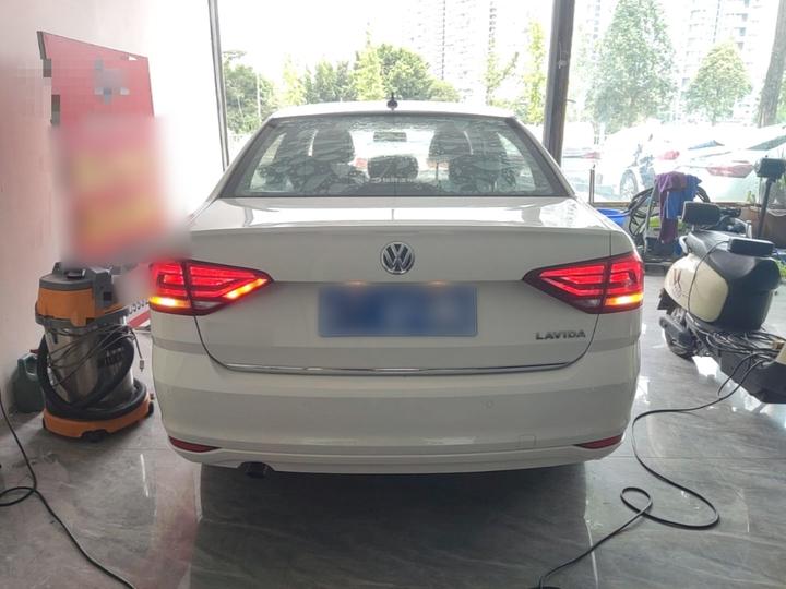 Lavida 2017 1.6L AT Comfort photo 3