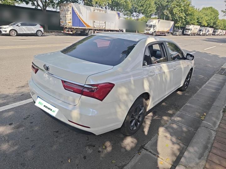 Qin 2019 1.5L AT Premium photo 4
