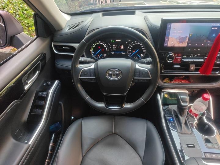 Highlander 2023 2.5L Smart Hybrid AWD Premium 7-Seater photo 3
