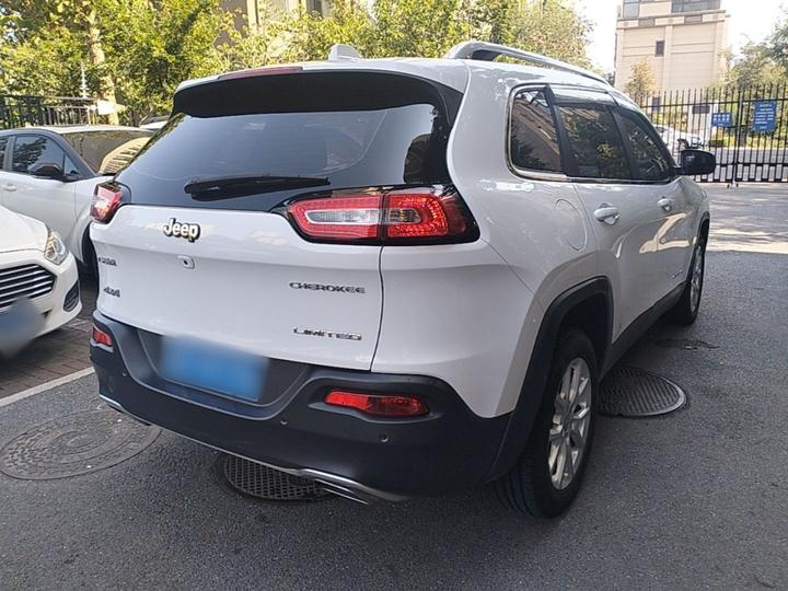 Cherokee 2017 2.4L Leading Smart photo 6