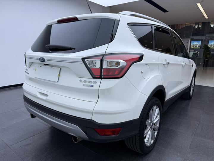 Kuga 2017 EcoBoost 180 AWD photo 5