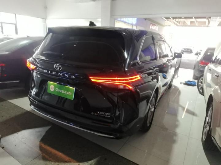 Sienna 2024 2.5L Hybrid AWD Premium photo 6