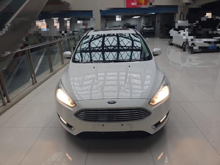 Focus 2017 Sedan EcoBoost 180 AT Elite photo 2