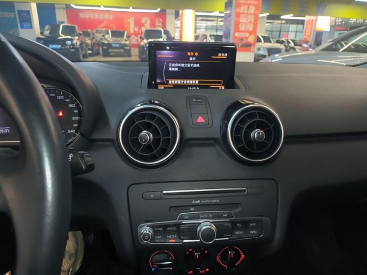 A1 2016 30 TFSI Sportback Design photo 5