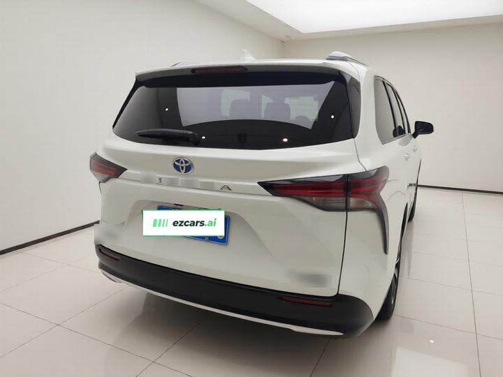 Sienna 2023 2.5L Hybrid Platinum photo 3