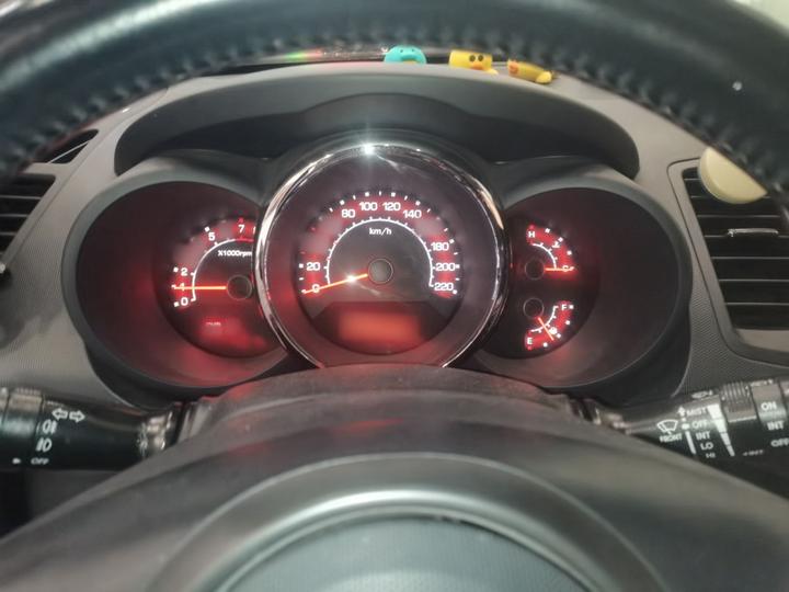 2013 1.6L AT Premium photo 4