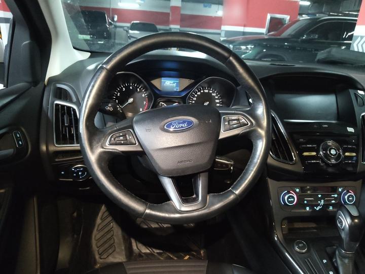 Focus 2017 Sedan 1.6L AT Fashion photo 8