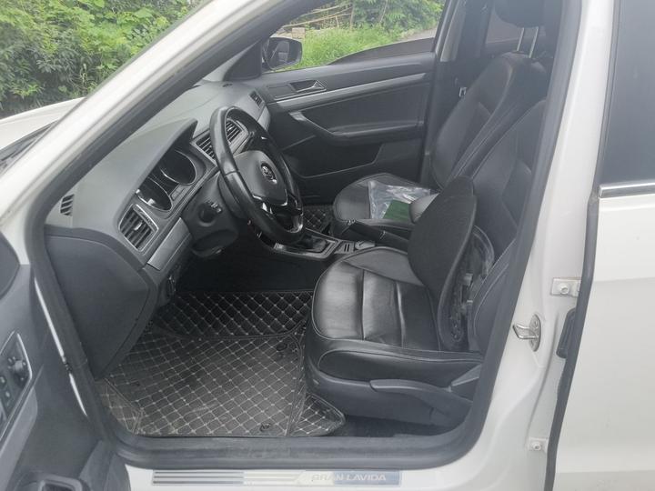 2015 1.6L AT Comfort photo 7