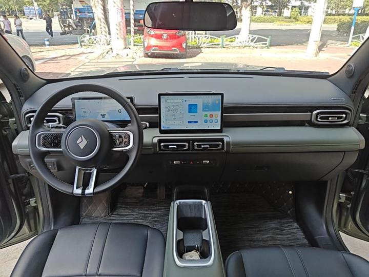 Plus 2024 Flagship 4-Seater photo 5