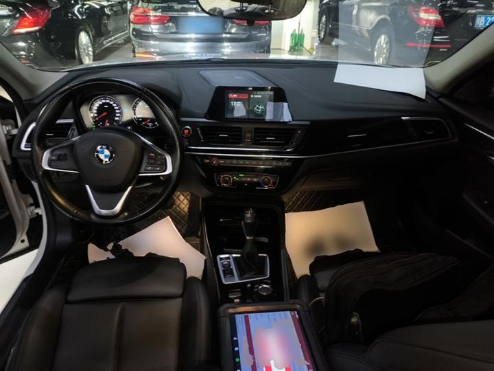 1 Series 2018 Facelift 118i Sport photo 5