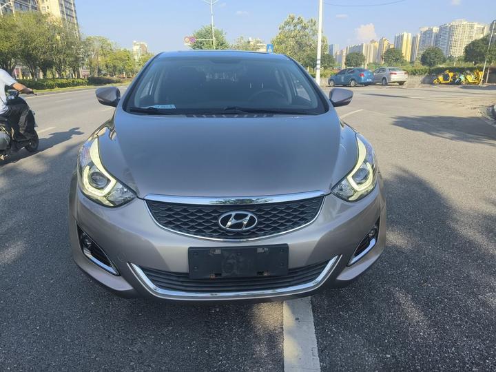 Elantra 2016 1.6L AT Premium photo 2