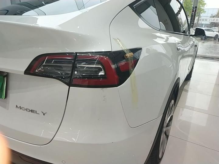 Model Y 2023 RWD photo 7