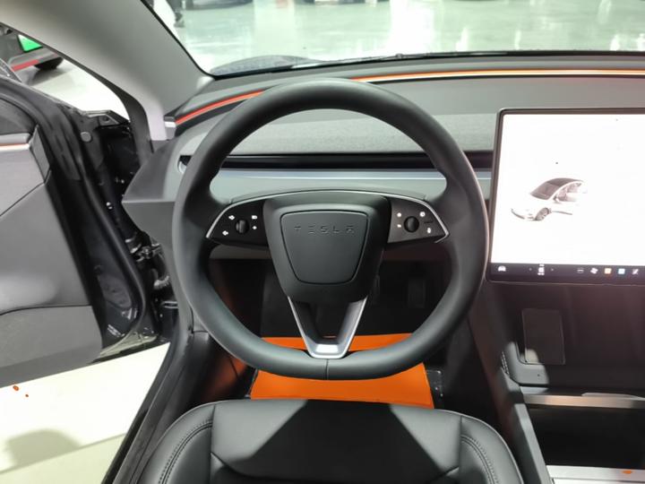 Model 3 2023 RWD photo 6