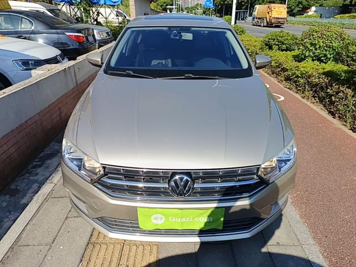 Bora 2016 1.6L MT Comfort photo 2