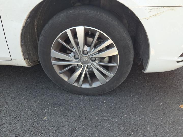 Emgrand 2018 1.5L CVT photo 8