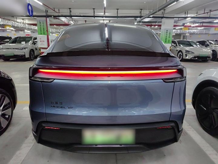 Model Y L 2025 Long Range AWD photo 5
