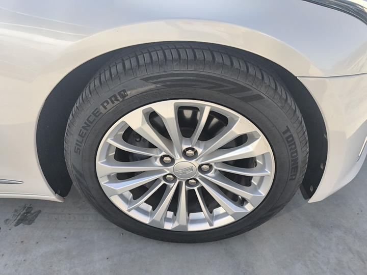 CT6 2016 28T Luxury photo 8
