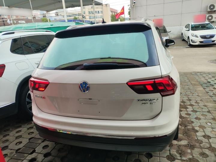 Tiguan L 2018 Facelift 330TSI AT RWD Luxury photo 5