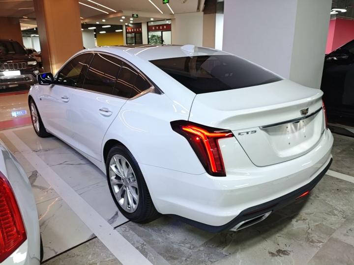 CT5 2021 28T Luxury photo 4