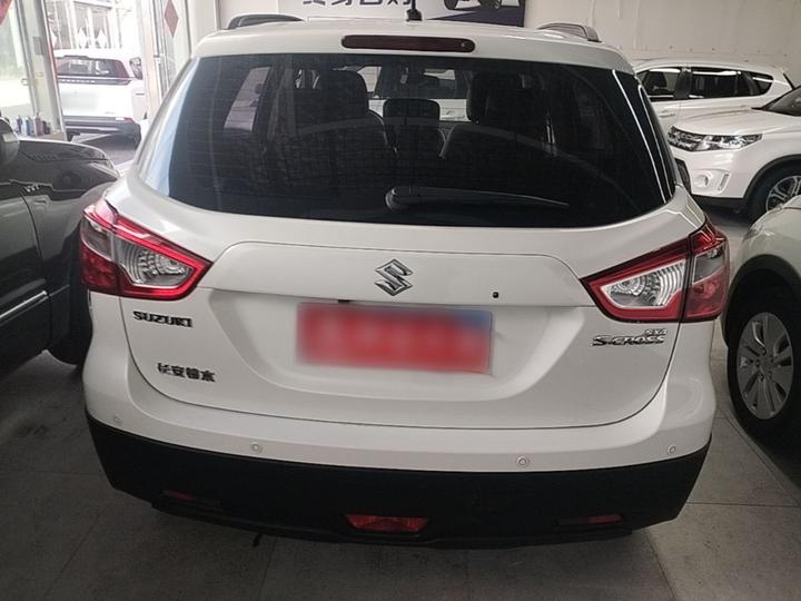 2014 1.6L MT RWD Progressive photo 5