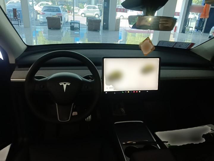 Model Y 2024 RWD photo 5