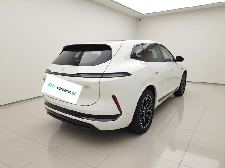 07L 2027 Max+ EV photo 6