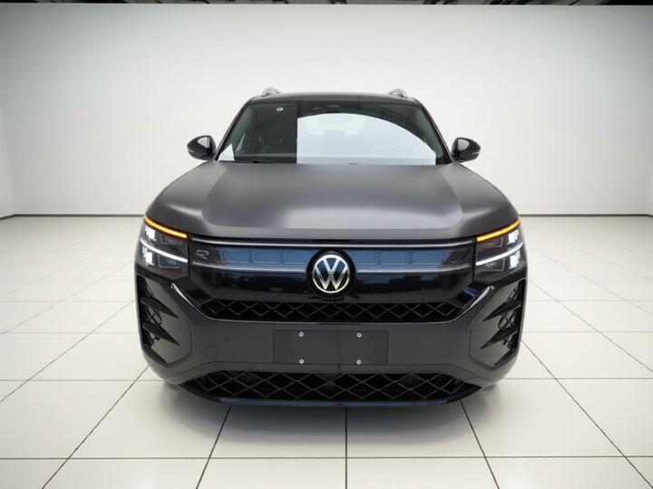 2025 Teramont Pro 450TSI AWD photo 2